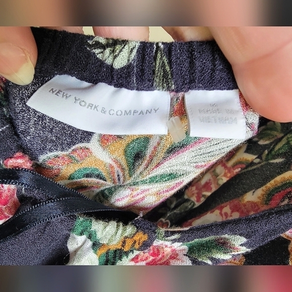 New York & Company Floral Open Back Halter Tie Wrap Dress, Size Medium - Picture 4 of 4